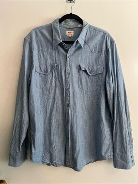 Levi's Men's Light Blue Chambray Western Button-Down Shirt